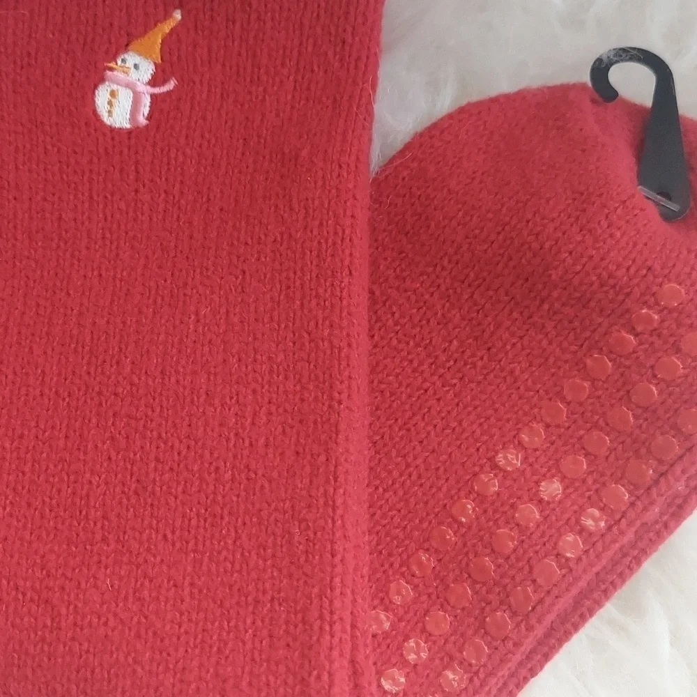 Magellan Red Moose Lodge Crew Socks + Hue Snowman Anti Slip sock - Sz M (6-10)